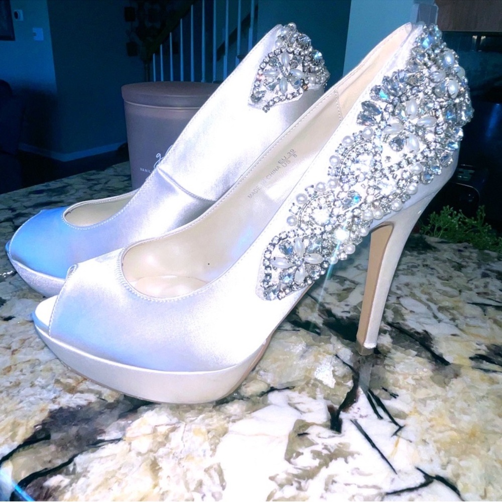 Elegant White Peep-Toe Heels with Crystal Embellishments